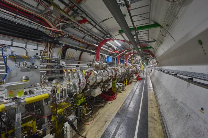 aluminium cylindrical equipment in tunnel